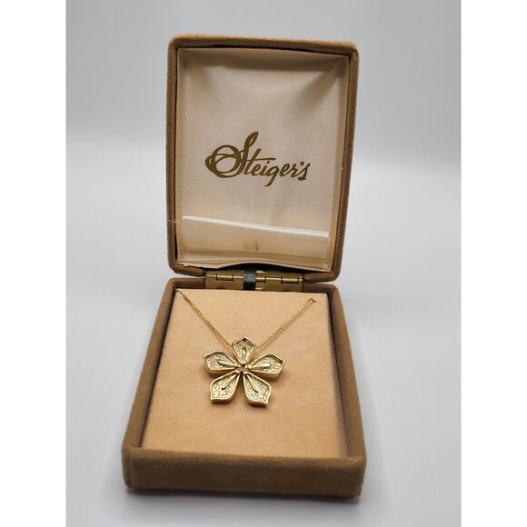 Vintage Steiger’s Gold Tone Flower Pendant Necklace in Original Box - Picture 1 of 6